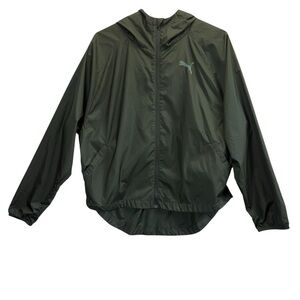 Puma War 1 Green Windbreaker Jacket with Hood and Elastic Cuffs. Size S